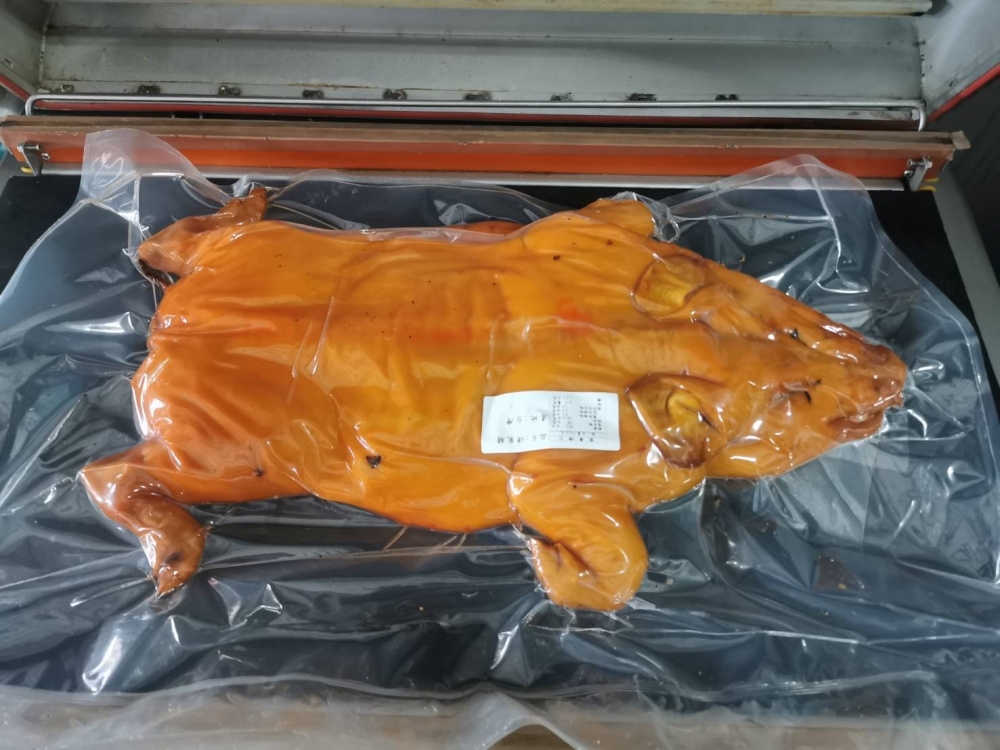 烤乳豬(含架子)免運